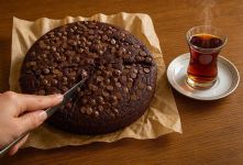 طرز تهیه کیک خرما، سالم و رژیمی با ۱۰ تا خرما و ۳ تا تخم مرغ