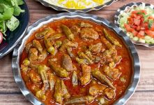 خورشت بامیه اهوازی؛ یه غذای اصیل جنوبی با بامیه های لطیف و سس غلیظ