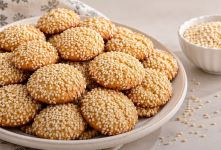 با یک تخم مرغ، ۲۰ تا شیرینی کنجدی درست کن