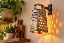 ۱۰ مدل چراغ آویز خاص که با وسایل قدیمی آشپزخانه ساخته شدن