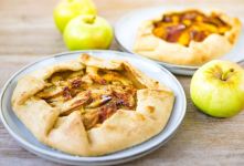 طرز تهیه گلت سیب؛ دسر روستایی و ساده با ظاهری شیک