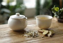 دمنوش چای سفید و زنجبیل؛ نوشیدنی معجزه آسا برای سلامتی و آرامش