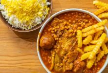 طرز تهیه خورش قیمه بادمجان با گوشت چرخ کرده؛ خوشمزه و مجلسی