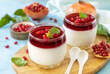 طرز تهیه پودینگ انار؛ دسر خوش رنگ و لذیذ برای شب یلدا