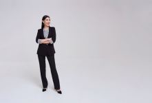 انتخاب بهترین کفش برای کت و شلوار زنانه در محیط کار و مهمانی