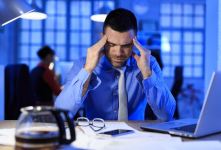 چرا تمرکزم را از دست می دهم؟ ریشه های اصلی و راه های مقابله با آن ها