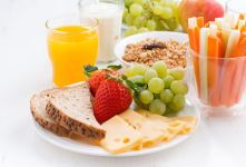 لیست انواع میان وعده؛ راهنمای جامع و کاربردی برای تغذیه سالم