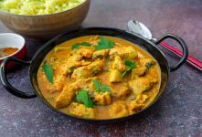طرز تهیه قورمه مرغ بمبئی؛ راز یک غذای هندی اصیل و خوشمزه در خانه