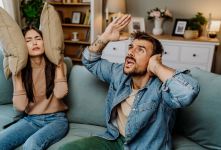 عواقب دنیوی و اخروی همسایه آزاری از منظر دین