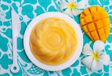 طرز تهیه دسر انبه ژلاتینی؛ دسری خوش رنگ و لطیف که مهمانان را شگفت زده میکند !