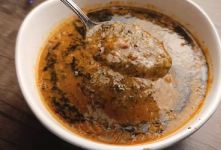 طرز تهیه آش گوجه فرنگی خوشمزه با بلغور و لوبیا چیتی؛ یک آش مقوی برای روزهای سرد