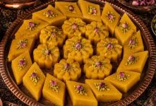 طرز تهیه انواع حلوا با پودر قند؛ ۶ مدل مجلسی و نذری خوش عطر با تمام فوت وفن ها