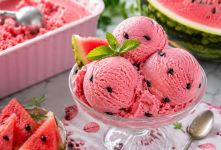 طرز تهیه بستنی هندوانه ای با ثعلب؛ خنک، کشدار و خوش رنگ برای روزهای گرم تابستان