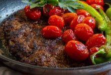 طرز تهیه تاوا کبابی خوشمزه و مخصوص به روش اصیل تبریزی؛ کبابی آبدار و خوش عطر در تابه
