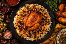 طرز تهیه زرشک پلو با مرغ مخلوط مجلسی؛ پلویی خوش رنگ و خوش عطر با مرغ زعفرانی