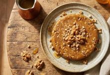 حلوای گردو و عسل؛ شیرینی گرم و مقوی برای عصرهای سرد پاییزی و زمستانی
