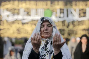 ذکرهای مناسب در قنوت نماز جمعه