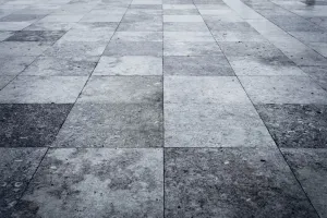 کاشی ضد لغزندگی: راه حلی ایمن و زیبا برای فضاهای مرطوب