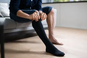 جوراب واریس را چند ساعت بپوشیم کافی است؟