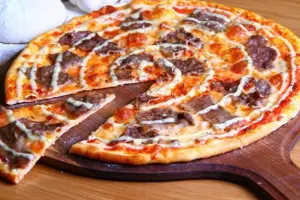 طرز تهیه پیتزای سیر و استیک / خوشمزه و عالی