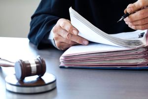 چرا قاضی بعد از دو ماه رأی صادر نمی کند؟