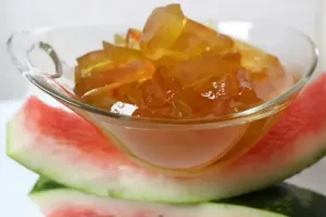 دیگر پوست هندوانه را دور نمی اندازم! ​​دارم این شیرینی قاشقی یونانی را درست می کنم!