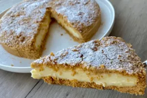 طرز تهیه کیک بدون فر با بیسکویت در 10 دقیقه