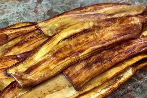 نحوه سرخ کردن بادمجان بدون جذب یک قطره روغن اضافی و بدون پاشیدن
