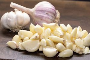 طرز تهیه پوره سیر و کره خانگی برای انواع غذاها