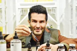بیوگرافی علی روشن خالق برند Ordinary از ابتدا تا پایان تلخ و شوکه کننده