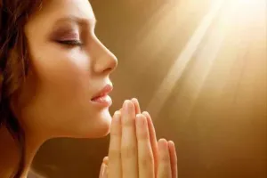 مجرب ترین دعاها برای عزیز شدن در همه جا و در چشم همه