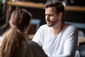 با همسر بی ذوق و بی احساسم چه کنم ؟