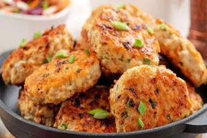 طرز تهیه کوکو سیب زمینی با مرغ؛ یک شام خوشمزه و مقوی!