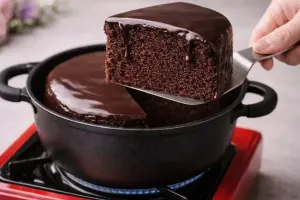 آموزش پخت کیک شکلاتی / بدون فر و تخم مرغ و کار اضافه !!
