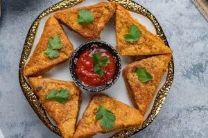 طرز تهیه پیراشکی میکری خوشمزه با ساندویچ ساز