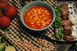 طرز تهیه لوبیا کباب رشتی با طعم بی نظیر
