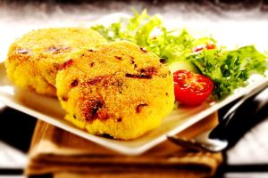 طرز تهیه کوکوی مرغ زعفرانی مجلسی و خوشمزه