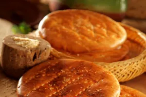 آموزش طرز تهیه نان فطیر تبریزی در منزل