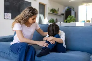 ۸ دلیل اصلی تنبلی در کودکان و راه های مقابله با آن