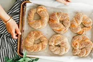 طرز تهیه سیمیت، خوشمزه ترین و معروف ترین نان ترکیه !