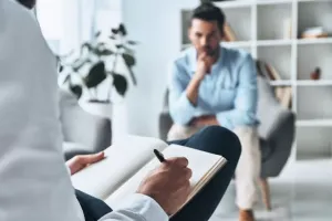مروری جامع بر انواع روان درمانی، از رفتارگرایی تا انسان گرایی
