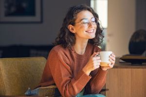 عادت های کوچک روزانه برای آرام تر شدن ذهن | راهنمای کاهش استرس