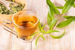 دمنوش به لیمو برای چه کسانی ممنوع است ؟ ۱۲ گروهی که باید مراقب باشند