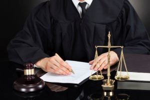 آشنایی با شخص حقیقی و شخص حقوقی | تعریف، انواع و مهم ترین تفاوت ها