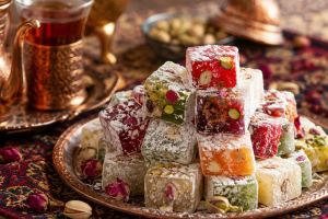 طرز تهیه باسلوق با نشاسته گل به سبک بازاری؛ راز کشدار شدن و لطافت باسلوق خانگی