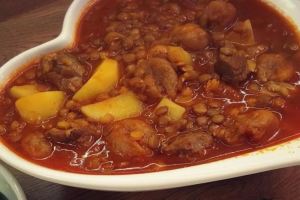 طرز تهیه خورش عدس طالقان (مرجو خورش)؛ خورش سنتی و خوش عطر قزوینی با طعم بی نظیر عدس و گوشت