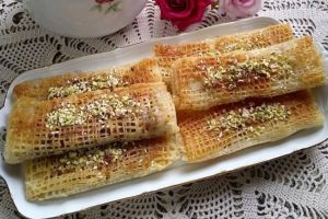 طرز تهیه رشته خشکار خوش طعم و اصیل گیلان؛ شیرینی ترد و خوش عطر شمالی برای عصرانه