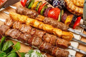 طرز تهیه کباب قفقازی مخصوص و رستورانی؛ کباب نرم و آبدار با طعم فوق العاده!