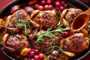 طرز تهیه بلدرچین شکم پر رستورانی؛ مجلسی، خوش عطر و لذیذ با مغزِ پرملات