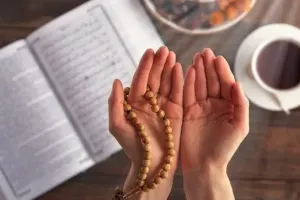 متن کامل دعای مشلول با ترجمه فارسی + صوت دلنشین